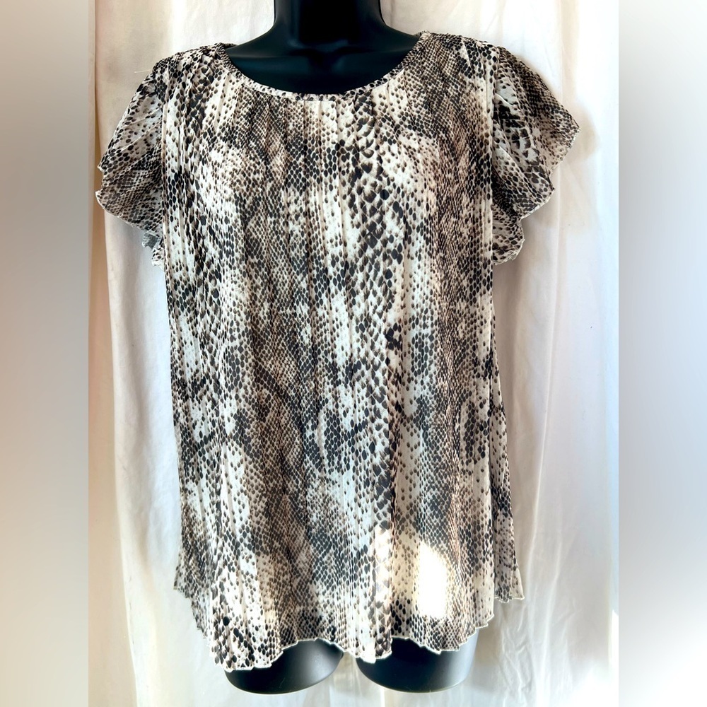 Cable & Gauge Women's Sz L Short Sleeve Layered Blouse Snakeskin Pattern Pleated